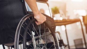 إعفاء الأشخاص ذوي الإعاقة من الضريبة الجمركية.. مزايا بالجملة لهم بالقانون