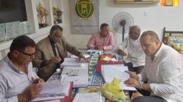 الشباب والرياضة: لجان الرقابة تواصل فحص السجلات المالية والإدارية لعدد من الأندية بمحافظة السويس الشباب والرياضة: لجان الرقابة تواصل فحص السجلات المالية والإدارية لعدد من الأندية بمحافظة السويس