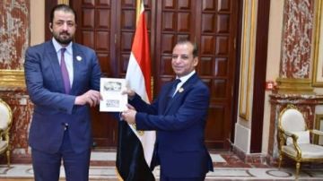 المستشار محمد عمران بعد تسلمه كارنيه الشيوخ: الشباب حجر الزاوية في بناء الجمهورية الجديدة