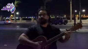 انقلاب سيارة علي رؤوف صاحب أغنية أنا بشحت بالجيتار.. صور