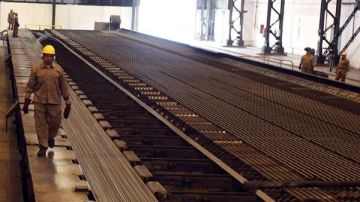 بـ3.5 مليار دولار.. شركات مصرية وإماراتية وصينية تطلق توسعات صناعية ضخمة في السخنة بـ3.5 مليار دولار.. شركات مصرية وإماراتية وصينية تطلق توسعات صناعية ضخمة في السخنة