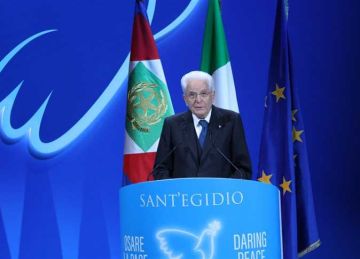 خلال كلمته في افتتاح القمة العالمية للسلام بروما.. رئيس إيطاليا يقتبس عبارات لشيخ الأزهر