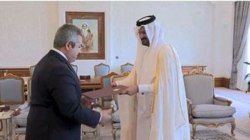سفير مصر في الدوحة يقدم أوراق اعتماده إلى نائب أمير قطر