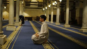 علاج الشك المستمر في الوضوء والصلاة.. لا تلتفت إليه في هذه الحالة