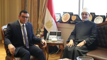 نظير عياد يبحث مع وزير الإسكان تخصيص وحدات كمقرات لدار الإفتاء في المدن الجديدة