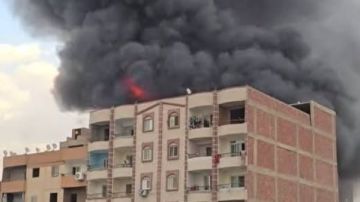 10 سيارت إطفاء وخزانات استراتيجية.. القصة الكاملة لحريق عقار الحرفيين صور 10 سيارت إطفاء وخزانات استراتيجية.. القصة الكاملة لحريق عقار الحرفيين صور