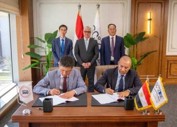 باستثمارات 65 مليون دولار.. رئيس اقتصادية قناة السويس يشهد توقيع عقود 4 مشروعات بالمنطقة الصناعية بالسخنة