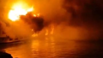 دون وقوع إصابات.. السيطرة على حريق بمركب سياحي في قرية أصفون بإسنا