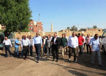 لمنع التكدس خلال موسم توريد القصب.. محافظ أسوان يوجه برصف المنطقة المخصصة لانتظار الجرارات لمنع التكدس خلال موسم توريد القصب.. محافظ أسوان يوجه برصف المنطقة المخصصة لانتظار الجرارات