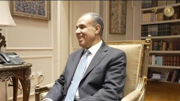 من حارة شعبية في أسيوط إلى وزارة الخارجية.. بدر عبدالعاطي يستعيد محطات الطفولة من حارة شعبية في أسيوط إلى وزارة الخارجية.. بدر عبدالعاطي يستعيد محطات الطفولة