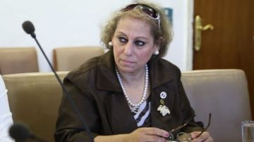 نائبة: الدولة تتوجه منذ فترة نحو الصناعات لمضاعفة الإنتاج والتصدير وتحقيق الاكتفاء الذاتي نائبة: الدولة تتوجه منذ فترة نحو الصناعات لمضاعفة الإنتاج والتصدير وتحقيق الاكتفاء الذاتي