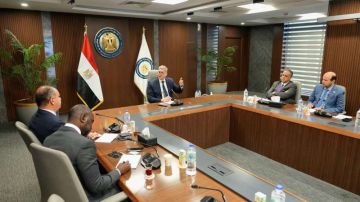 وزير البترول والثروة المعدنية يبحث تعزيز التعاون مع مؤسسة التمويل الأفريقية وزير البترول والثروة المعدنية يبحث تعزيز التعاون مع مؤسسة التمويل الأفريقية