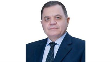 وزير الداخلية يهنئ رئيس أركان حرب القوات المسلحة بذكرى السادس من أكتوبر