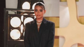 أسماء جلال تخطف الأنظار بإطلالة كلاسيكية أسماء جلال تخطف الأنظار بإطلالة كلاسيكية