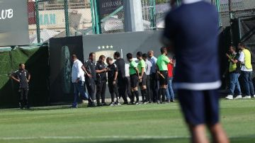 المباراة اتلغت.. تفاصيل خناقة في لقاء الأهلي وبيراميدز مواليد 2007