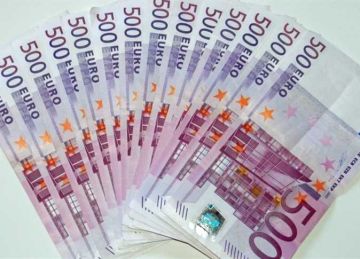 عضو المركزي الأوروبي فيلروي: السياسة النقدية تحتاج إلى مرونة أكثر