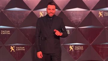فخر عربي.. مدين من بين النجوم العالميين في حفل إطلاق جرامي هاوس التاريخي عند الأهرامات فخر عربي.. مدين من بين النجوم العالميين في حفل إطلاق جرامي هاوس التاريخي عند الأهرامات