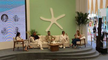 ليلى علوي تشارك في ندوة عن علاقة السينما والطعام ضمن فعاليات مهرجان الجونة ليلى علوي تشارك في ندوة عن علاقة السينما والطعام ضمن فعاليات مهرجان الجونة