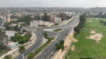 محافظ الجيزة يتابع جاهزية الطرق والمحاور المؤدية إلى المتحف المصري الكبير محافظ الجيزة يتابع جاهزية الطرق والمحاور المؤدية إلى المتحف المصري الكبير