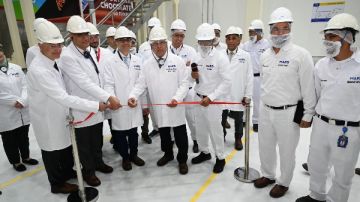 محافظ الجيزة يشهد تدشين خطوط الإنتاج الجديدة لإحدى شركات 6 أكتوبر