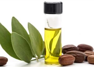 مع انخفاض درجات الحرارة.. أفضل 6 زيوت طبيعية لترطيب البشرة (حافظي على النعومة واللمعان)