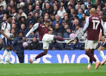 إيمري يعلن تشكيل أستون فيلا أمام مانشستر سيتي في الدوري الإنجليزي