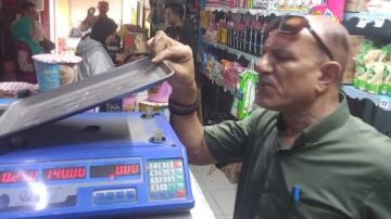 تموين أسيوط يحرر 37 محضرا لموازين غير مدموغة بحي شرق