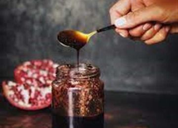 طريقة تحضير دبس الرمان.. فوائد ومذاق مختلف طريقة تحضير دبس الرمان.. فوائد ومذاق مختلف