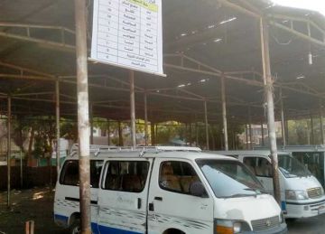 إلزام سائقي سيارات الأجرة في أسوان بوضع ملصقات بخطوط السير وعدد الركاب والتعريفة المعتمدة