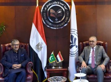 استثمارات باكستانية مرتقبة في عدة قطاعات من ضمنها الأدوية والملابس الجاهزة والهواتف المحمولة