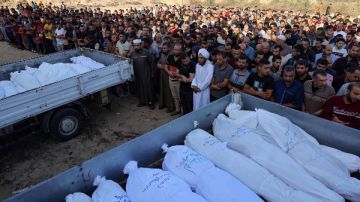 استشهاد 91 فلسطينيا في سلسلة مجازر دامية لجيش الاحتلال بقطاع غزة استشهاد 91 فلسطينيا في سلسلة مجازر دامية لجيش الاحتلال بقطاع غزة