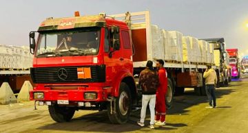 الهلال الأحمر المصري يطلق قافلة زاد العزة الـ60 حاملة 9800 طن مساعدات إلى غزة الهلال الأحمر المصري يطلق قافلة زاد العزة الـ60 حاملة 9800 طن مساعدات إلى غزة