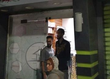 خالفت مواعيد الغلق بالإسكندرية.. تشميع 5 محال في حملة مكبرة (صور)