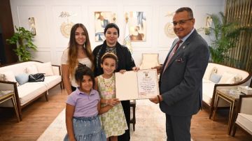 محافظ جنوب سيناء يكرم أسرة الشهيد خالد عطية الشيخ في احتفالات أكتوبر محافظ جنوب سيناء يكرم أسرة الشهيد خالد عطية الشيخ في احتفالات أكتوبر