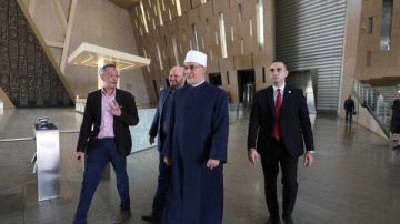 مفتي الجمهورية يزور المتحف الكبير