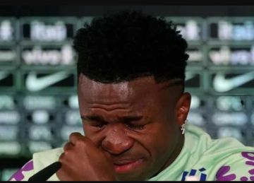 الأمور تعقدت.. ريال مدريد يصدم فينيسيوس جونيور بعد الكلاسيكو الأمور تعقدت.. ريال مدريد يصدم فينيسيوس جونيور بعد الكلاسيكو