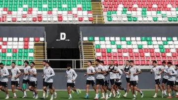 الأهلي يختتم استعداداته لمباراة إيجل نوار الأهلي يختتم استعداداته لمباراة إيجل نوار