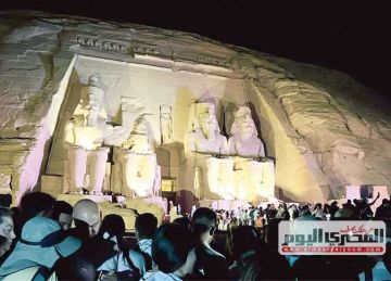 المصري اليوم ترصد لحظات تعامد الشمس على وجه رمسيس الثاني واحتفالات المواطنين بهذا الحدث المصري اليوم ترصد لحظات تعامد الشمس على وجه رمسيس الثاني واحتفالات المواطنين بهذا الحدث