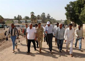 تعليمات بالإسراع بمعدلات تنفيذ مشروع تطوير وتوسعة طريق السادات في أسوان تعليمات بالإسراع بمعدلات تنفيذ مشروع تطوير وتوسعة طريق السادات في أسوان