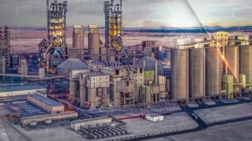 خبير اقتصادي يقدم روشتة لحل أزمة المصانع المتعثرة: قواعد بيانات وتوفير الدراسات