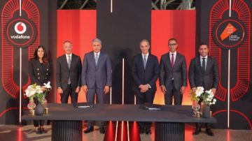 ذكاء التكنولوجيا وعبقرية التاريخ المتحف المصري الكبير يدخل عصر الذكاء الصناعي.. إدارة وتشغيل بـ إنترنت الأشياء ذكاء التكنولوجيا وعبقرية التاريخ المتحف المصري الكبير يدخل عصر الذكاء الصناعي.. إدارة وتشغيل بـ إنترنت الأشياء