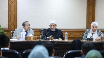 شيخ الأزهر لشباب مجلس الكنائس العالمي: الأمل معقود عليكم في مواجهة الحروب العبثية شيخ الأزهر لشباب مجلس الكنائس العالمي: الأمل معقود عليكم في مواجهة الحروب العبثية