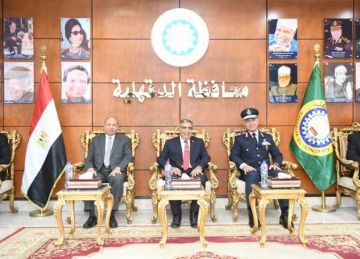 عيد القوات الجوية الـ52.. محافظ الدقهلية يستقبل قائد المنطقة الشرقية للمشاركة بالاحتفالات عيد القوات الجوية الـ52.. محافظ الدقهلية يستقبل قائد المنطقة الشرقية للمشاركة بالاحتفالات