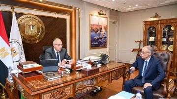 وزير الري يوجه بإعداد خطة استراتيجية شاملة لتأهيل وصيانة محطات الرفع وزير الري يوجه بإعداد خطة استراتيجية شاملة لتأهيل وصيانة محطات الرفع