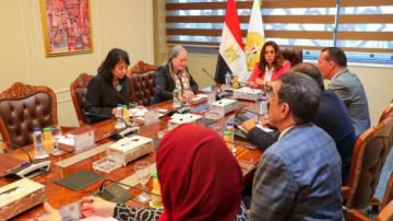 وزيرة التنمية المحلية تبحث نتائج برنامج التنمية المحلية بصعيد مصر وجهود خلق فرص العمل وزيرة التنمية المحلية تبحث نتائج برنامج التنمية المحلية بصعيد مصر وجهود خلق فرص العمل