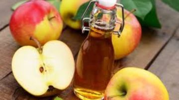 أضرار خل التفاح.. تعرف عليها قبل استخدامه يوميا أضرار خل التفاح.. تعرف عليها قبل استخدامه يوميا