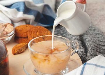 استمتع ببسكويت الصباح مع تحضير مشروب الشاي باللبن بإحترافية استمتع ببسكويت الصباح مع تحضير مشروب الشاي باللبن بإحترافية