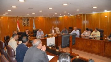 تمكين الشباب والمرأة.. محافظ أسيوط يجري مقابلات لاختيار رؤساء قرى جدد تمكين الشباب والمرأة.. محافظ أسيوط يجري مقابلات لاختيار رؤساء قرى جدد