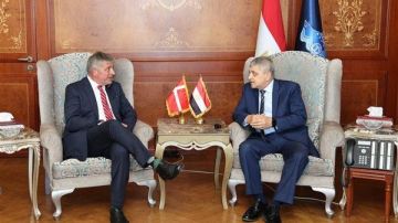 رئيس هيئة قناة السويس يبحث مع سفير الدنمارك سبل التعاون المستقبلي رئيس هيئة قناة السويس يبحث مع سفير الدنمارك سبل التعاون المستقبلي