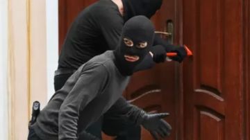 عاجل نفق من المسجد .. تفاصيل محاولة سرقة فاشلة لبريد العوايد بالإسكندرية عاجل نفق من المسجد .. تفاصيل محاولة سرقة فاشلة لبريد العوايد بالإسكندرية